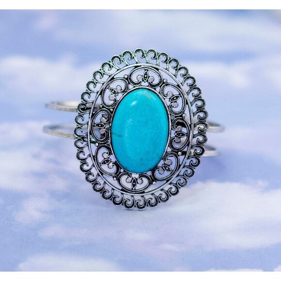 Vintage Boho & hippie Silver Plate Turquoise Hinged Bangle 7 1/2 Inch  - S24 - Picture 1 of 3